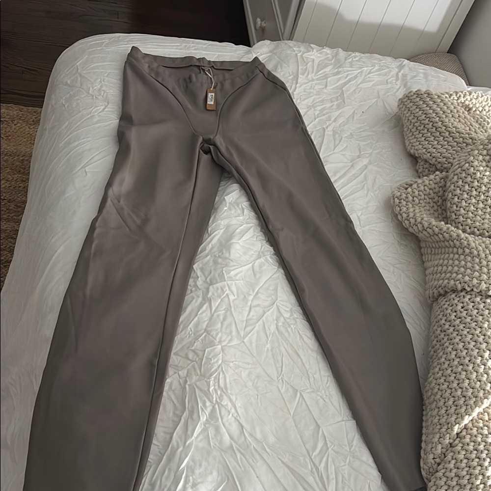 Stylish Taupe Leggings